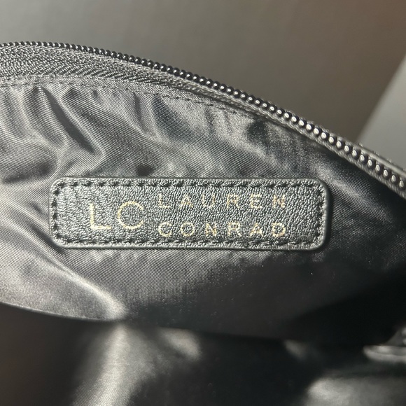 NWT Lauren Conrad Polar Bear Wristlet - Picture 6 of 6